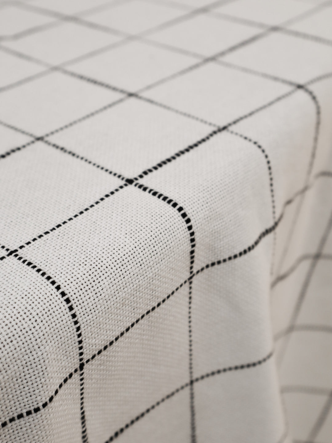 Country Village Yarn Dyed Checkered Table Cloth 60x90 Inch Rectangular| Washable Dining Table Cover| Dining cloth | 6 seater table cloth