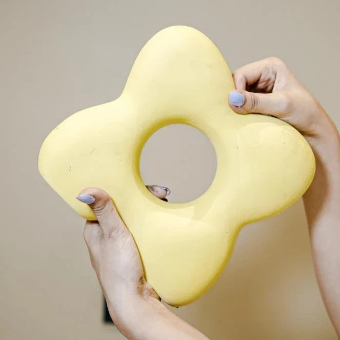 yellow breeze vase - https://artecasa.in/