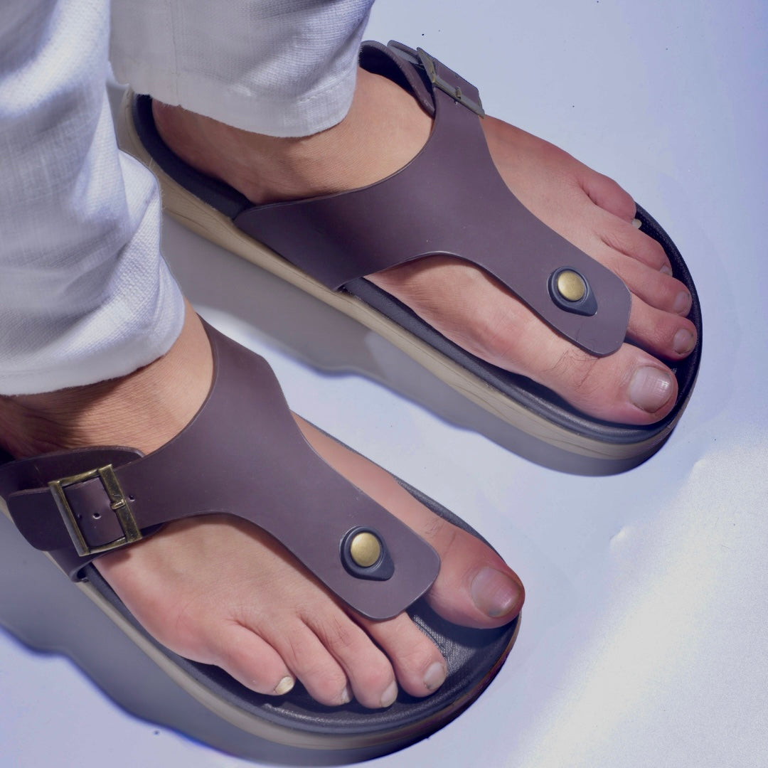 Monkstory Escape Buckle Thong Sandals – Dark Brown