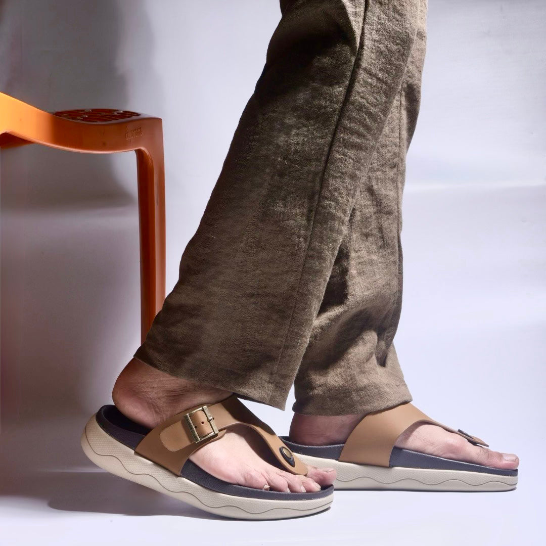 Monkstory Escape Buckle Thong Sandals – Desert Tan