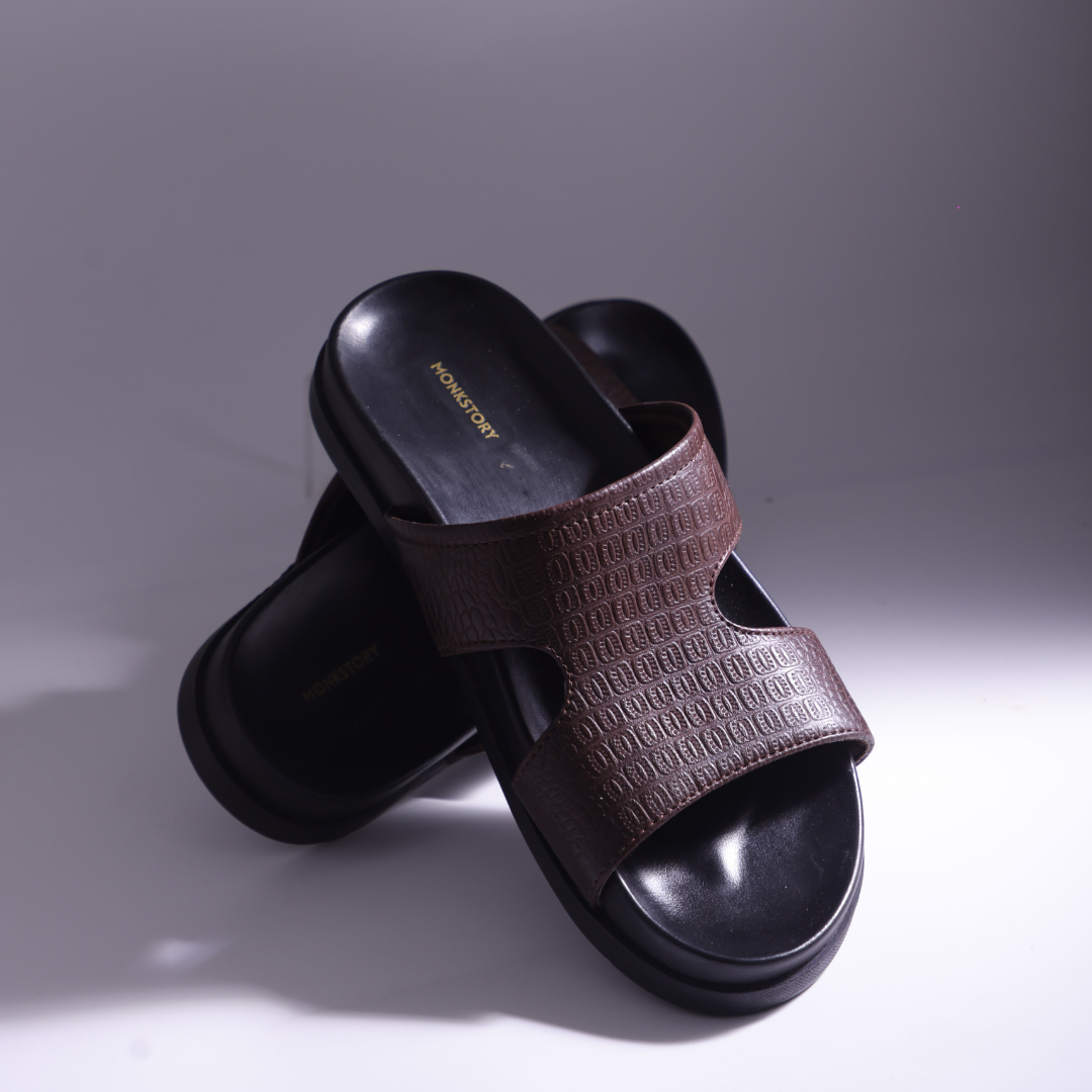 Monkstory Atelier 1870 Textured Strap Slides – Dark Brown