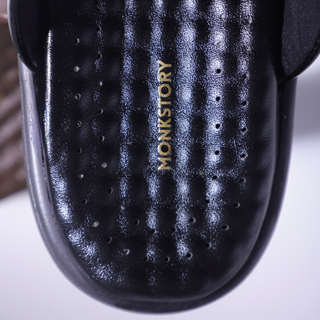 Monkstory Atelier 1975 Comfort Thong Sandals – Midnight Black