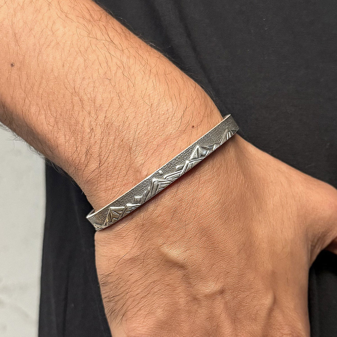 Mountain cuff bracelet in oxidixed 925 sterling silver