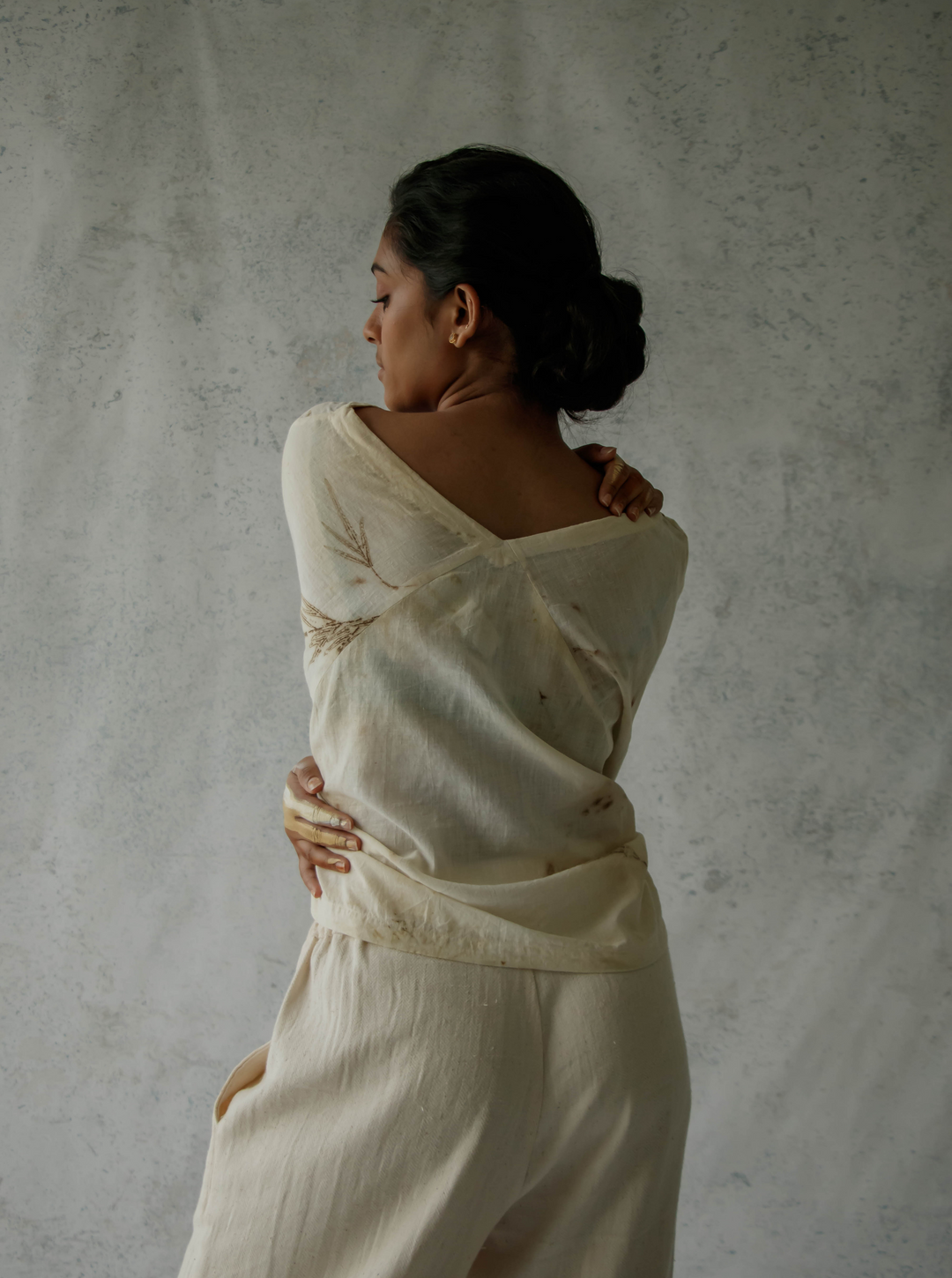 Unborn Studio FROZEN FOREVER - Calmly unwind top