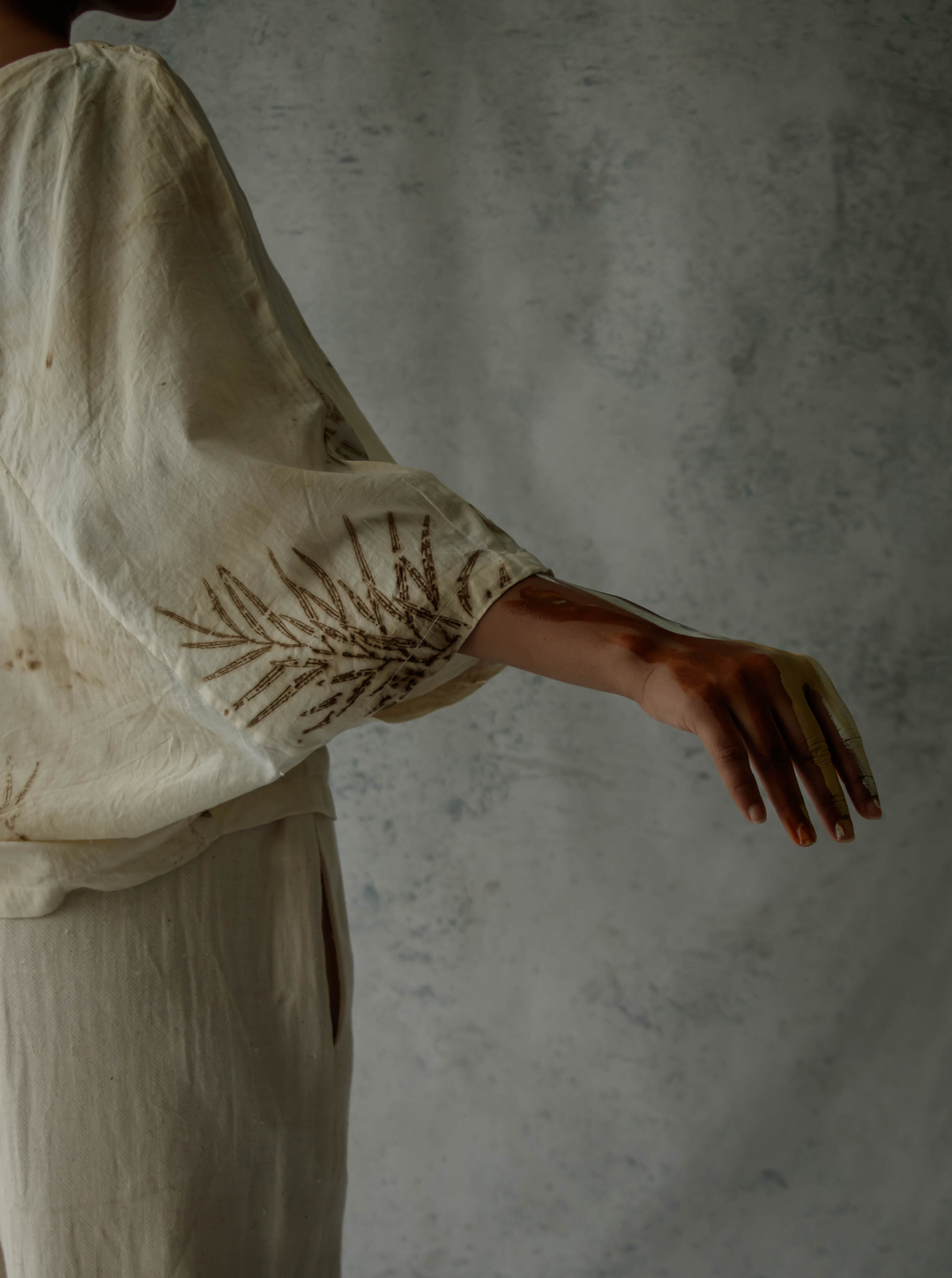 Unborn Studio FROZEN FOREVER - Calmly unwind top