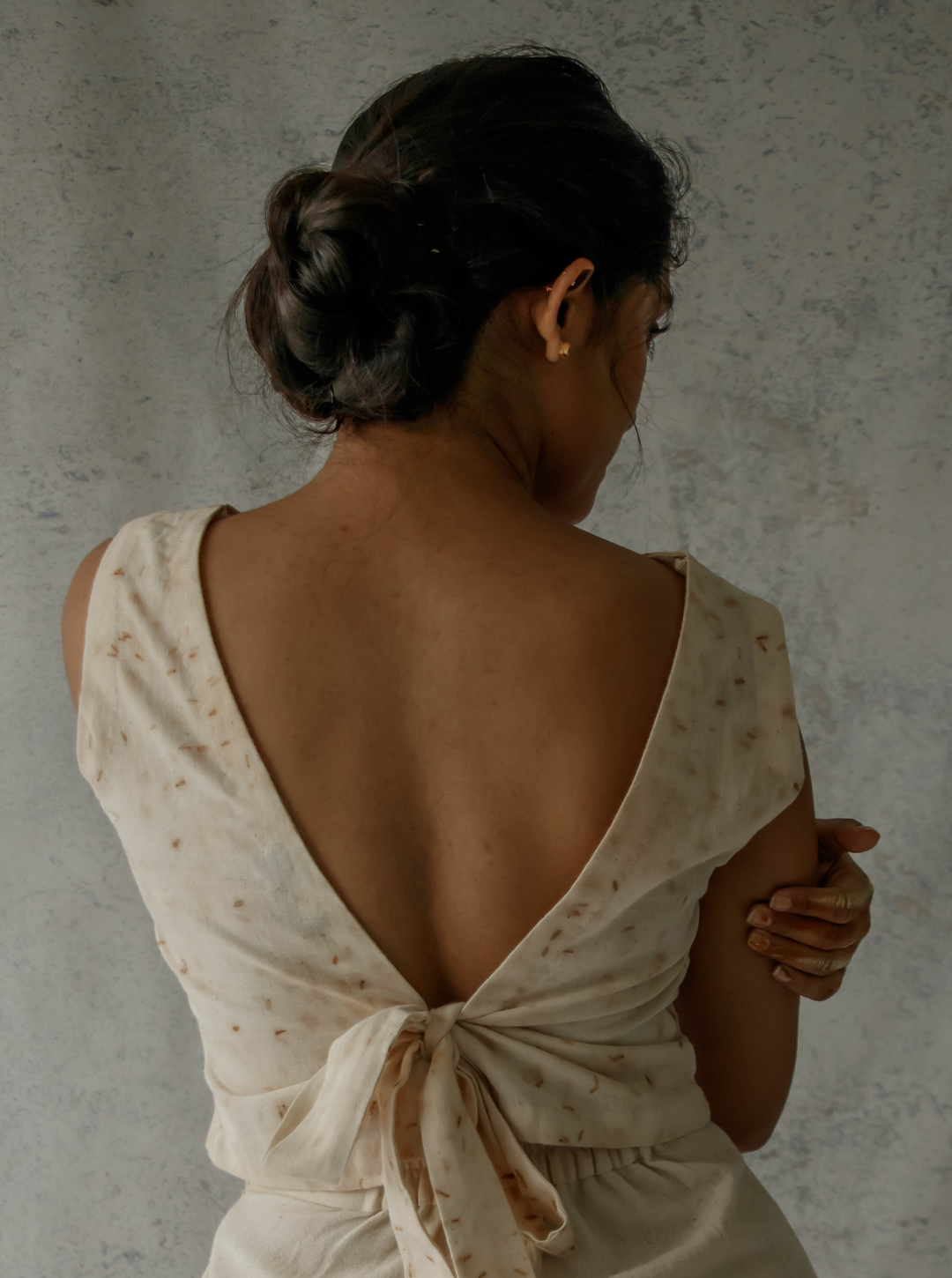 Unborn Studio UMBERED - Tie-back top