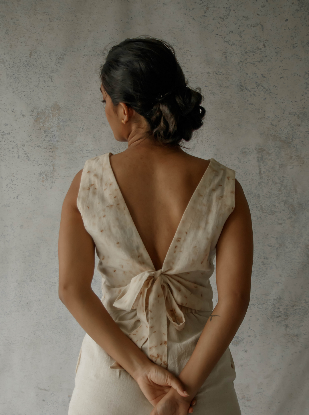 Unborn Studio UMBERED - Tie-back top