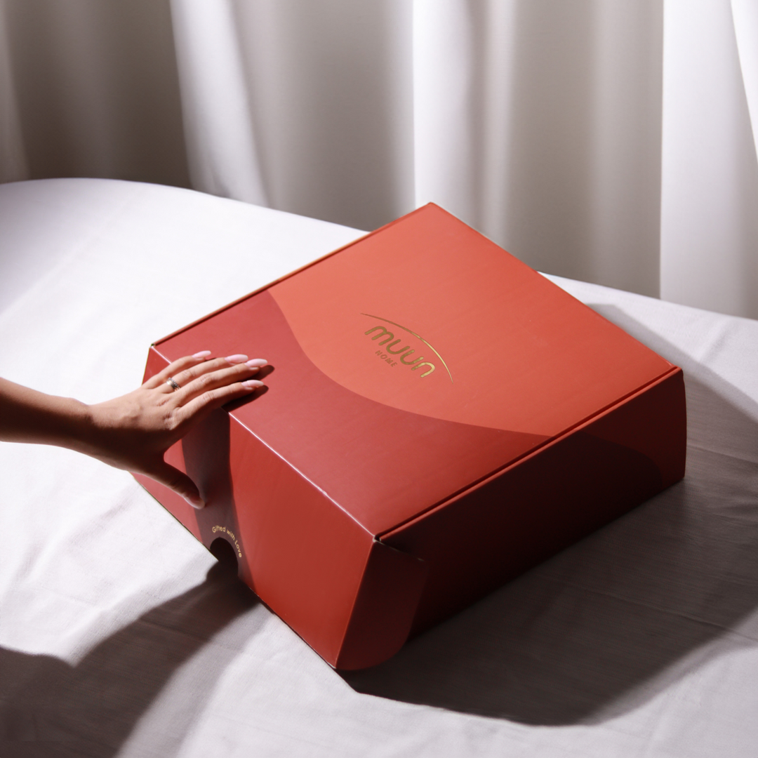 Muun Home Sage Coil Gift Box - Two Ombre Candles + Two Candle holders (Unpacked)