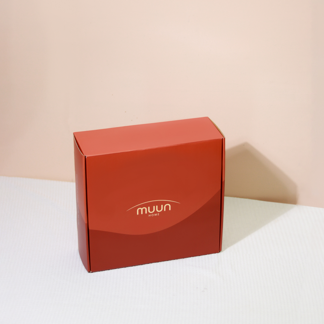 Muun Home Lilac Coil Gift Box - Two Ombre Candles + Two Candle holders (Unpacked)