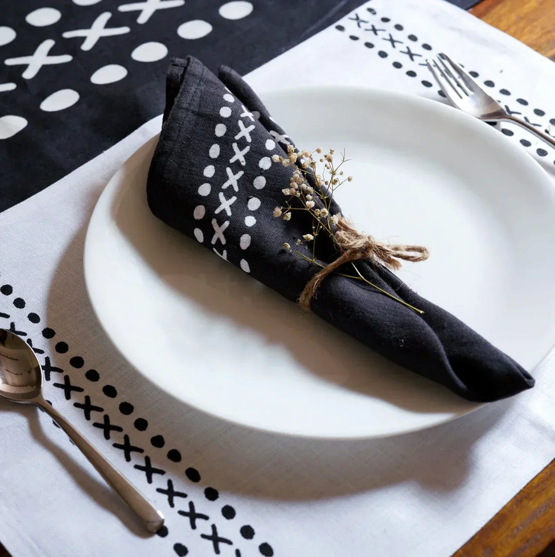 Pravaah Himadri napkins | set of 2/4/6 | black