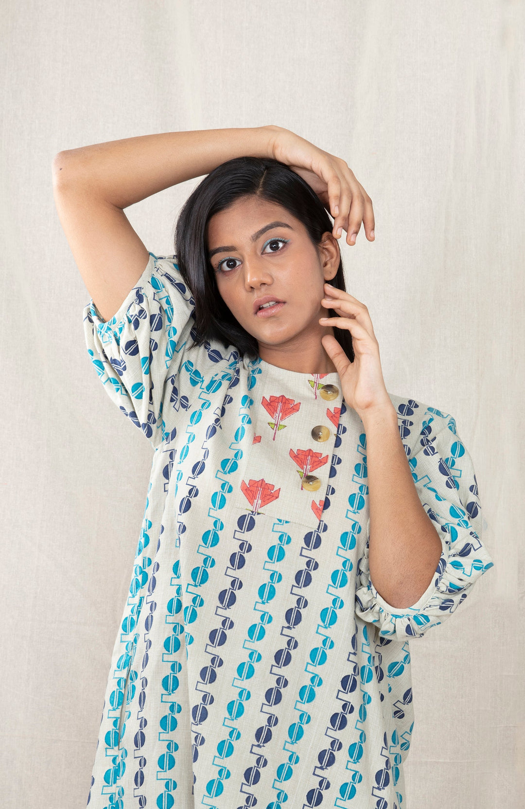 Poofy sleeves dress