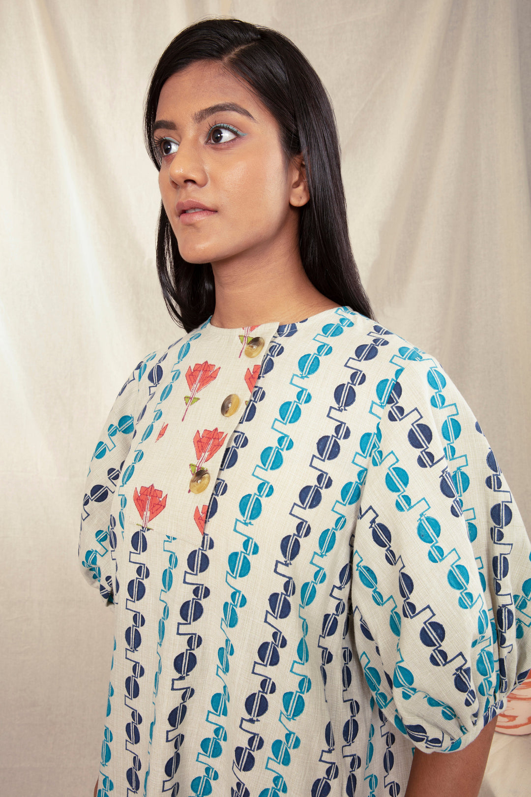 Poofy sleeves dress