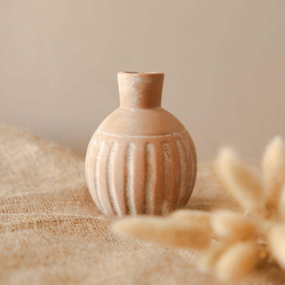 Rustic Porcelain Vase | Aesthetic Handmade Look Decorative Vase for Home Decor & Living Room – ArteCasa