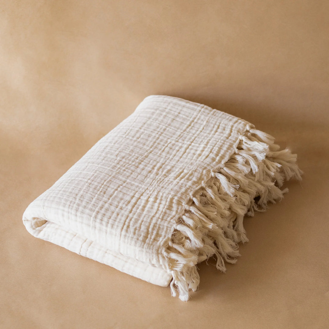 Akiiko Fyra Fringe Throw