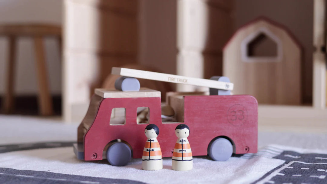 BIRCH & BUG Eco-Hero Fire Truck