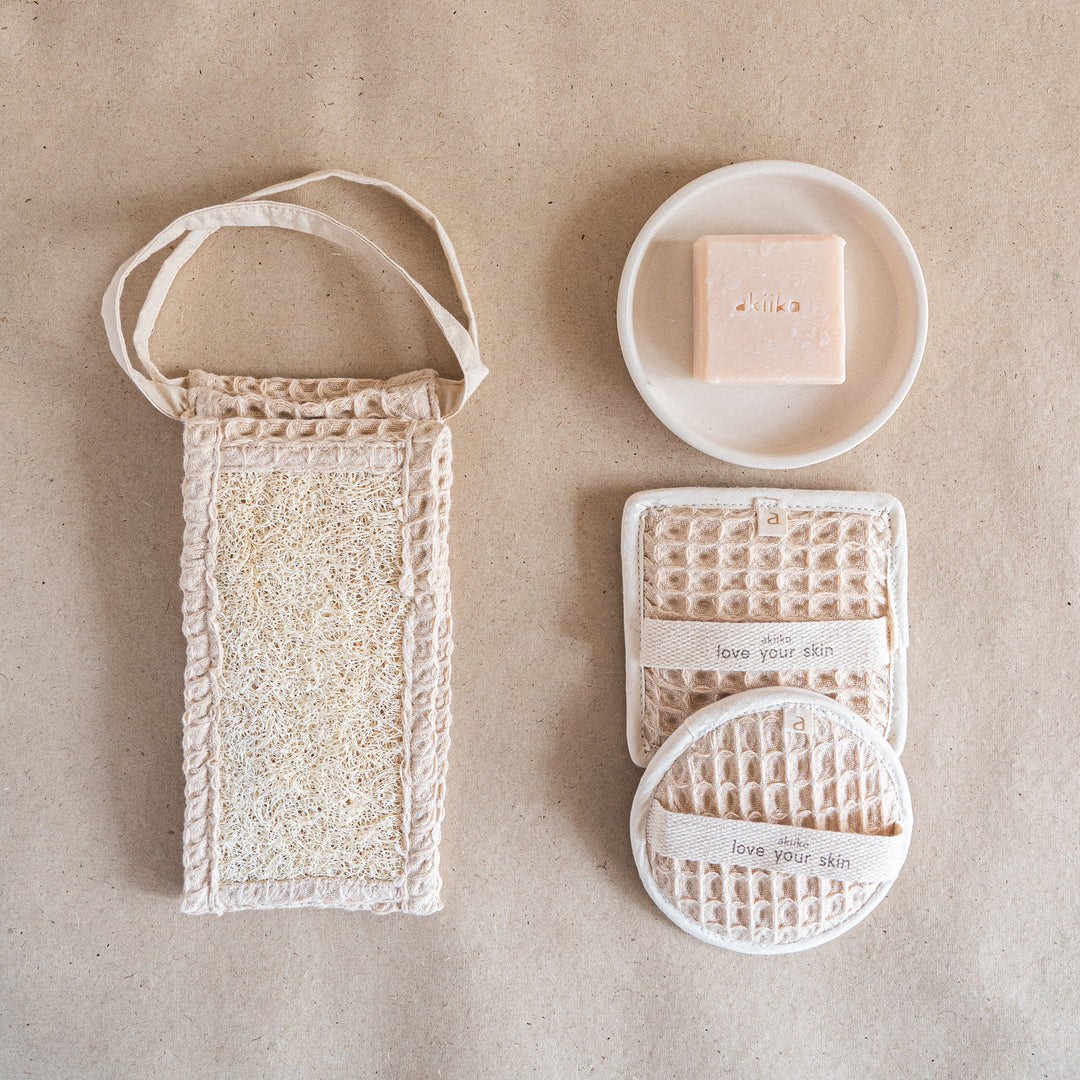 Akiiko Waffle Exfoliating Kit | Luffa Scrubbers, Back Scrubber & Coconut Soap