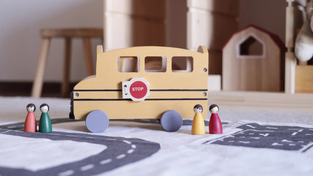 BIRCH & BUG Happy-Hauler School Bus