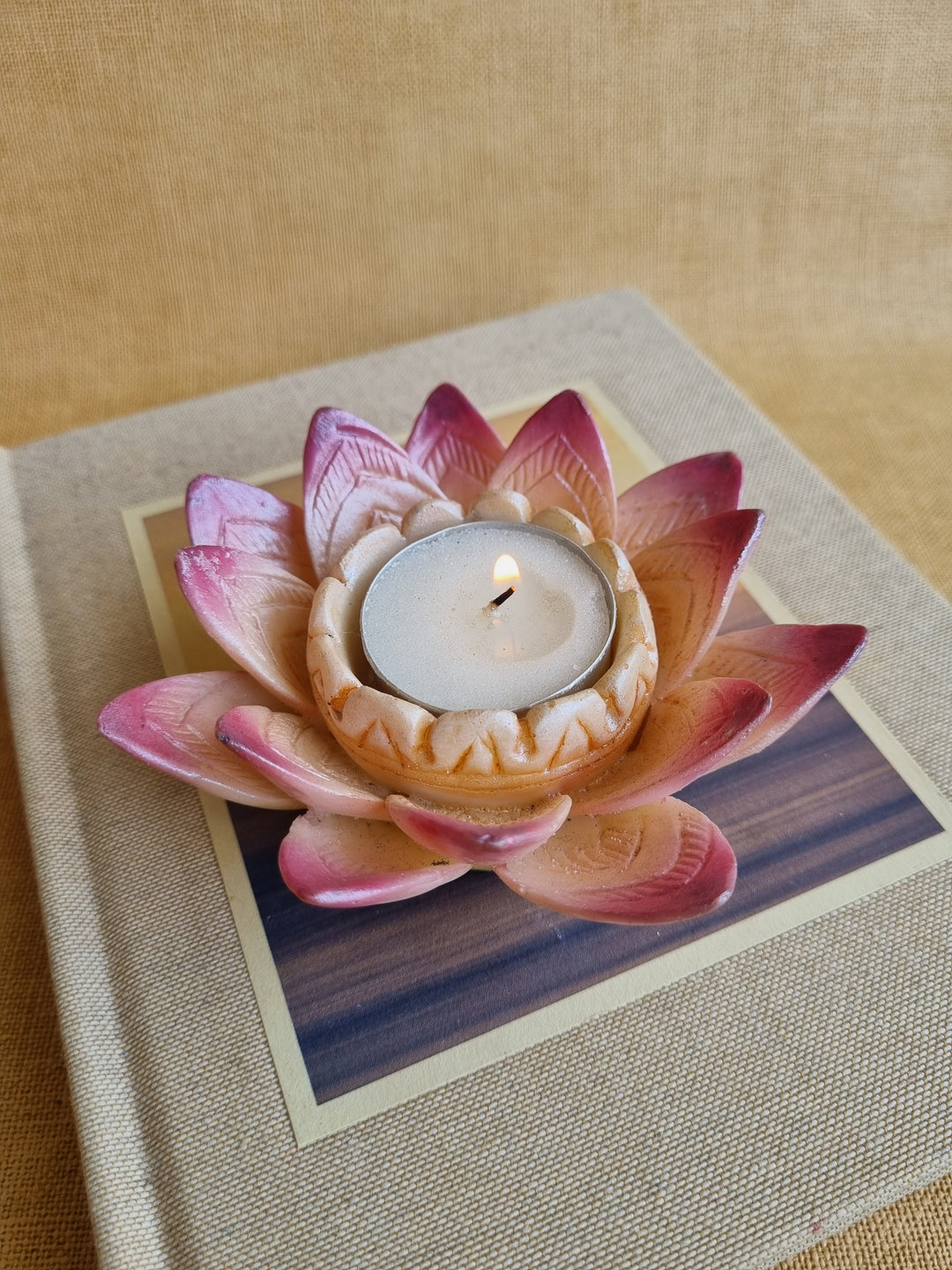 THE ASF SHOP Classic Yellow Rose Candle