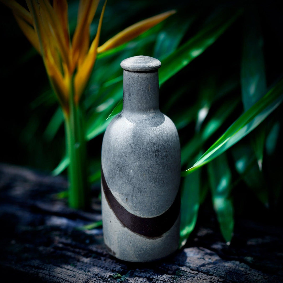 Goomti Minimalist Oasis Bottle