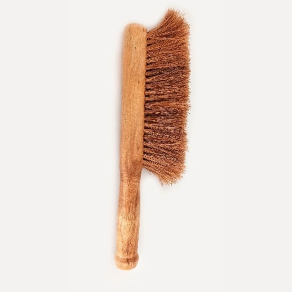https://cdn.shopify.com/s/files/1/0641/9893/4752/files/coconut-coir-banister-brush-kitchen-542.jpg?v=1759732602