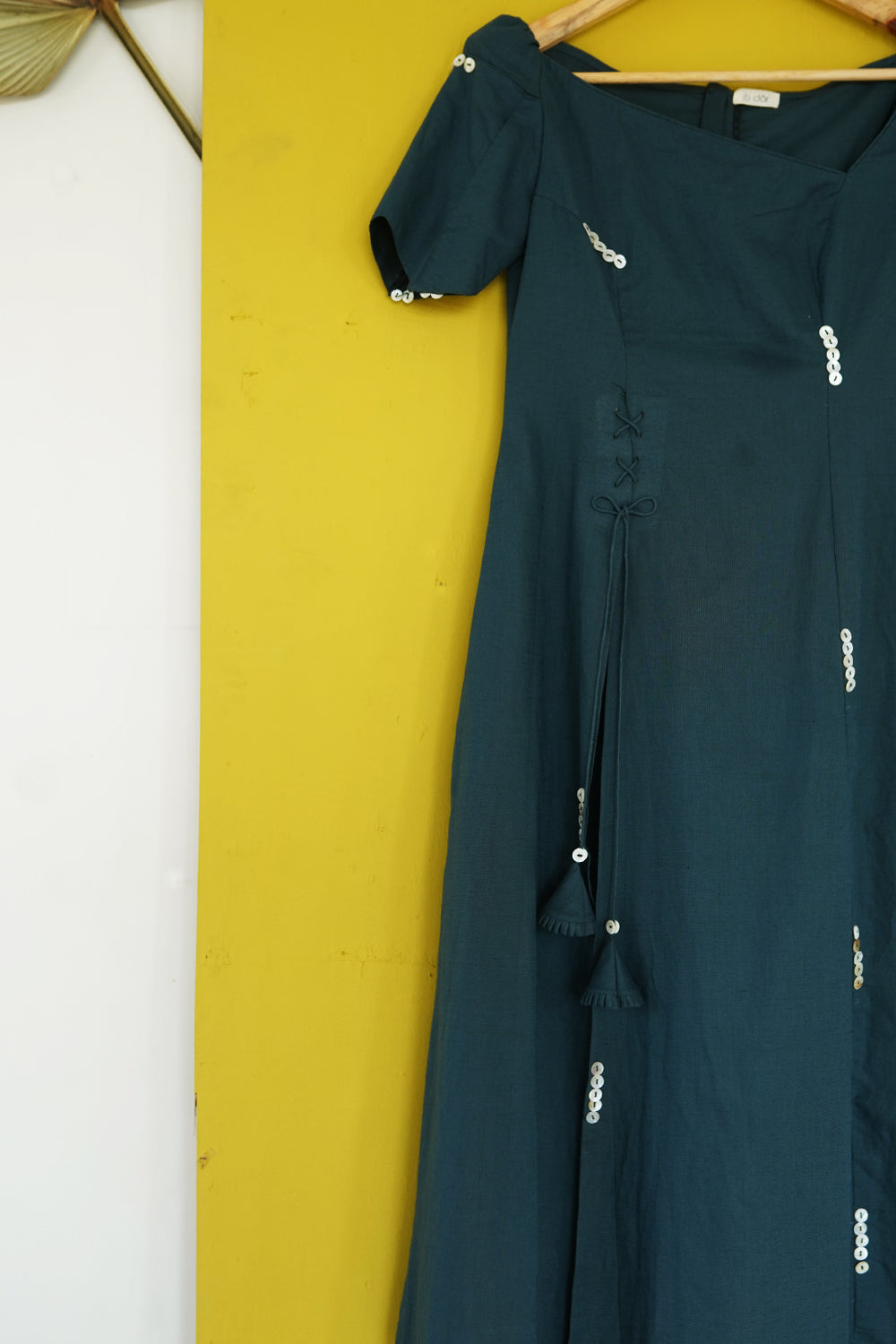 ITIDOR Gunnen Asymmetrical Kurti - Boat Neck, Padded Sleeves