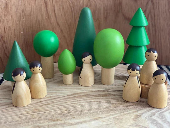BIRCH & BUG Natural Birch Folk in Evergreen forest - Set of 6 Peg Dolls and Set of 6 Forest Trees