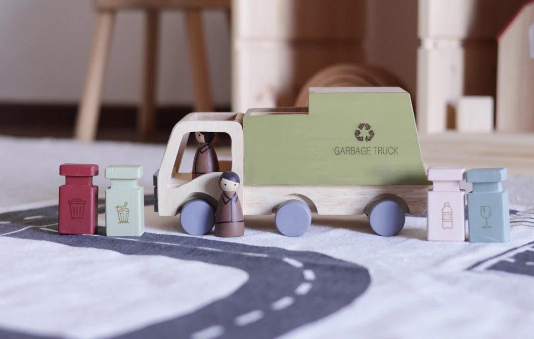 BIRCH & BUG Eco-Hauler Garbage Truck