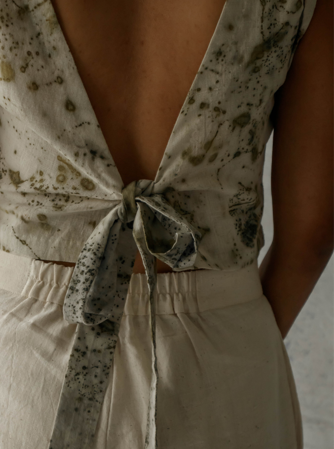 Unborn Studio Bits of green - Tie-back top