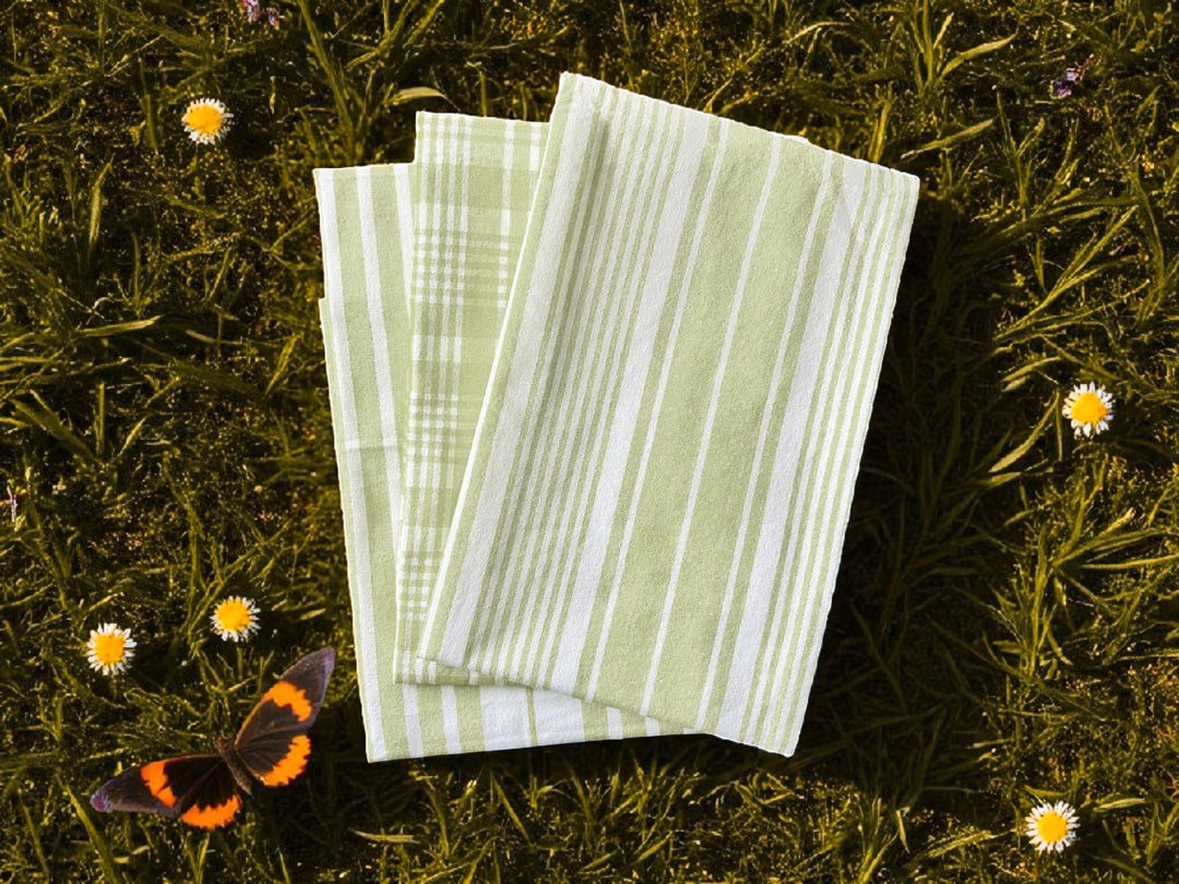 Country Village - Kitchen linen set ( Apron , Mittens , Kitchen towels)