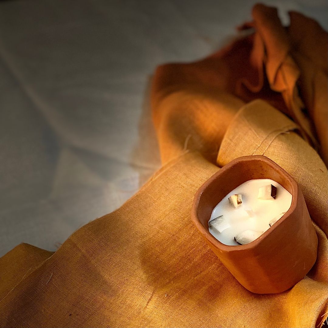 Pravaah Rasal- 100% soy-wax candle | Zero Soot Candle | Mango Coconut