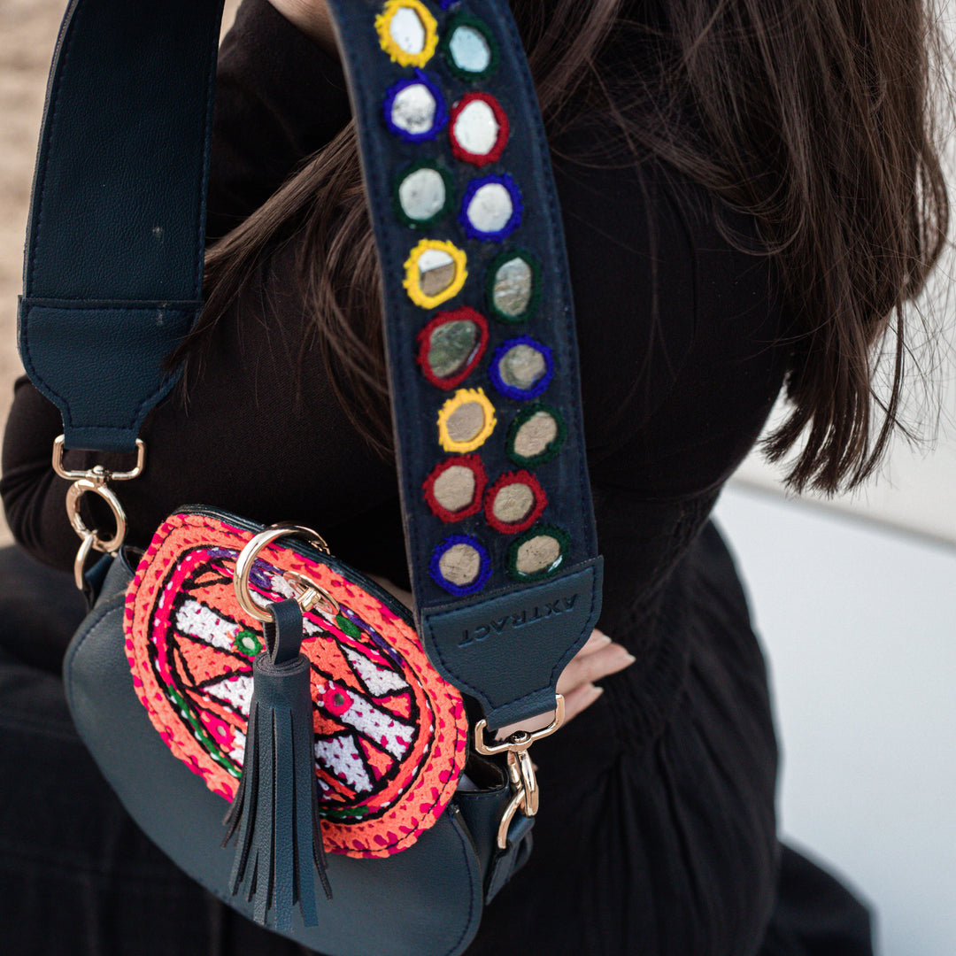 AXTRACT The Mirror Wrap - Vibrant Blue