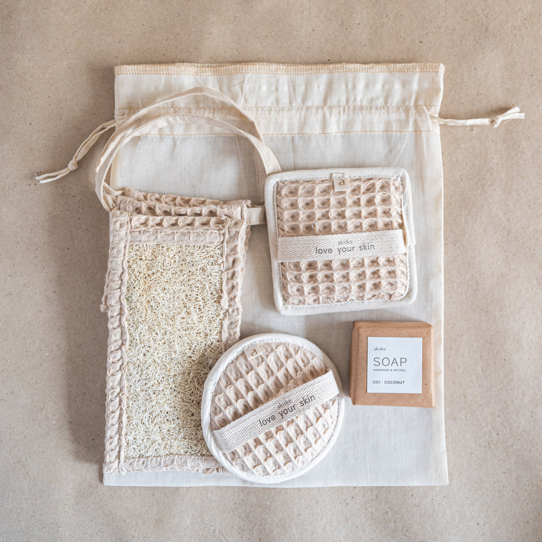 Akiiko Waffle Exfoliating Kit | Luffa Scrubbers, Back Scrubber & Coconut Soap