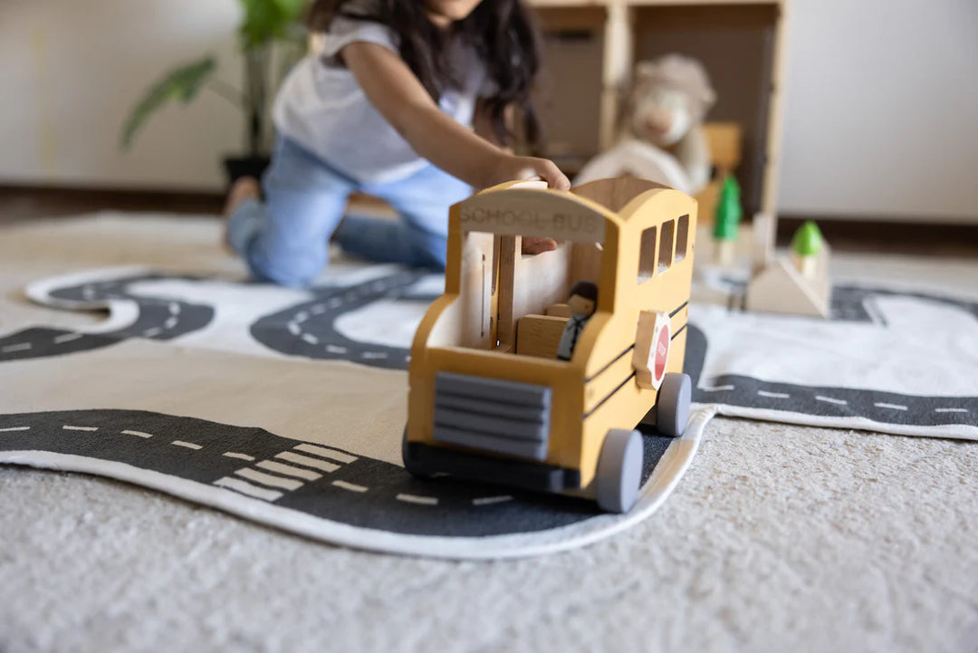 BIRCH & BUG Happy-Hauler School Bus