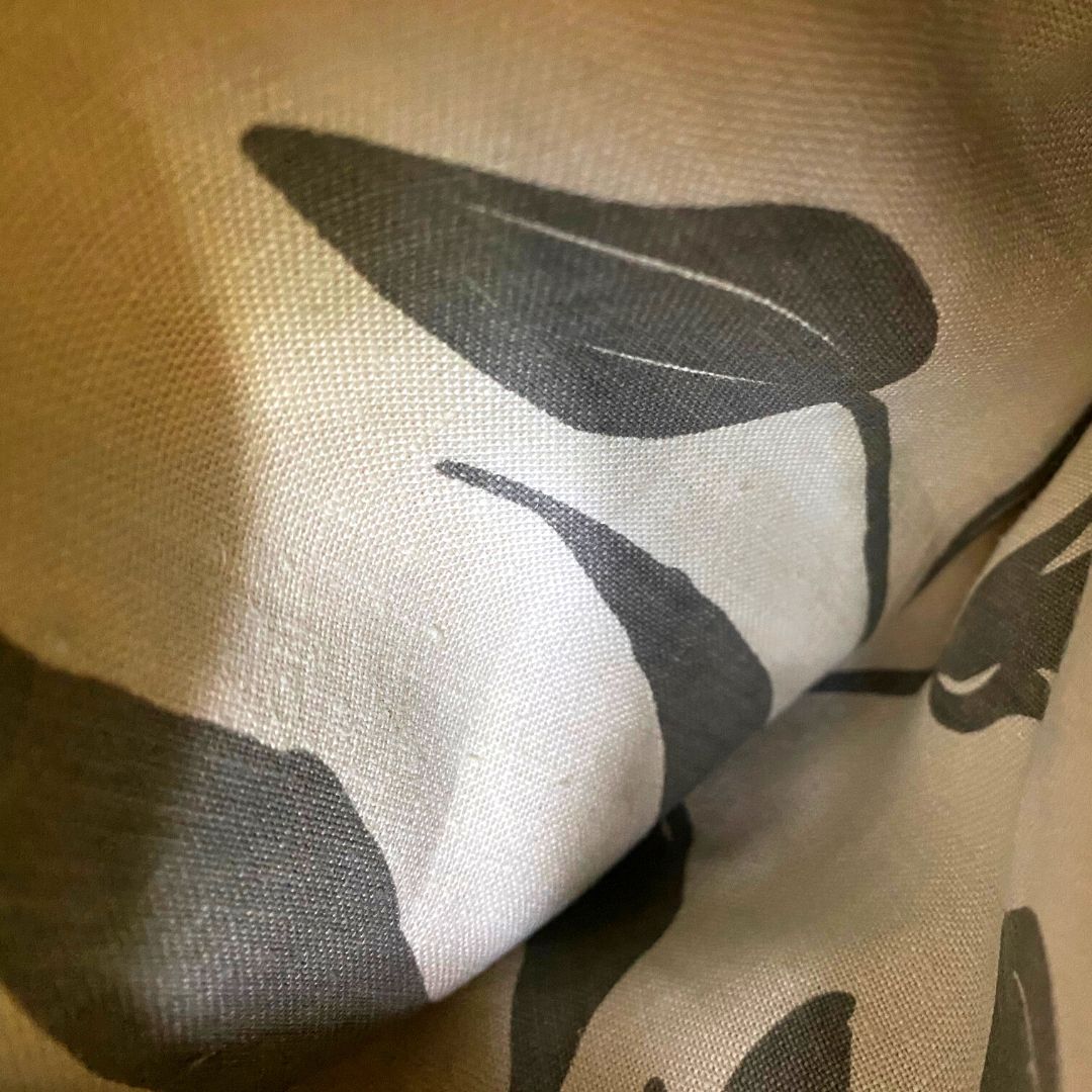 Pravaah Pahi table runner