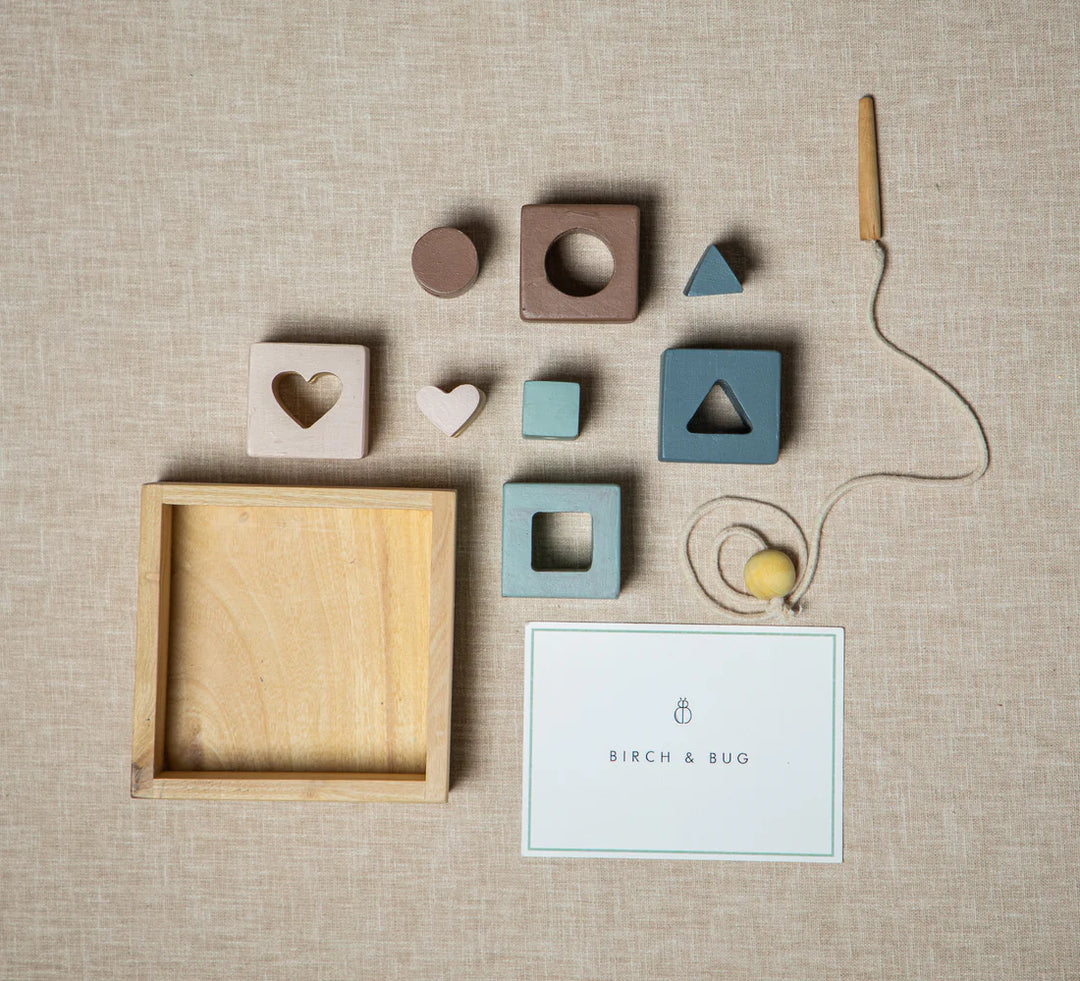 BIRCH & BUG Shapes Lacing toy