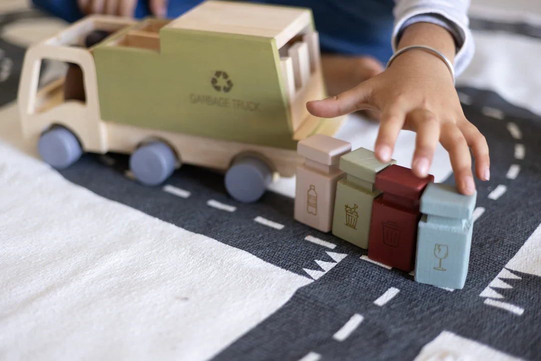 BIRCH & BUG Eco-Hauler Garbage Truck