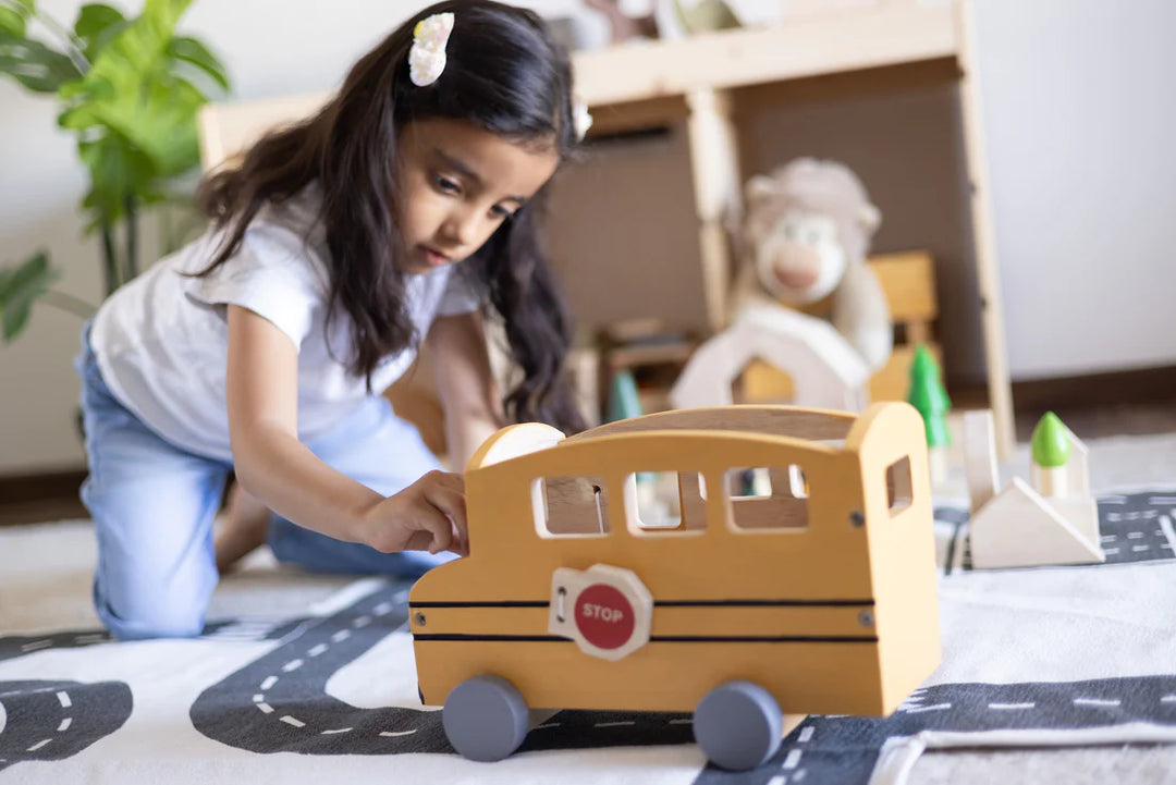 BIRCH & BUG Happy-Hauler School Bus