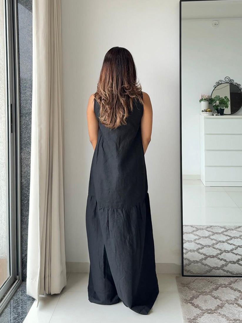 THE NOIR LINEN DRESS