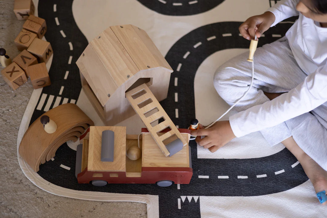 BIRCH & BUG Eco-Hero Fire Truck