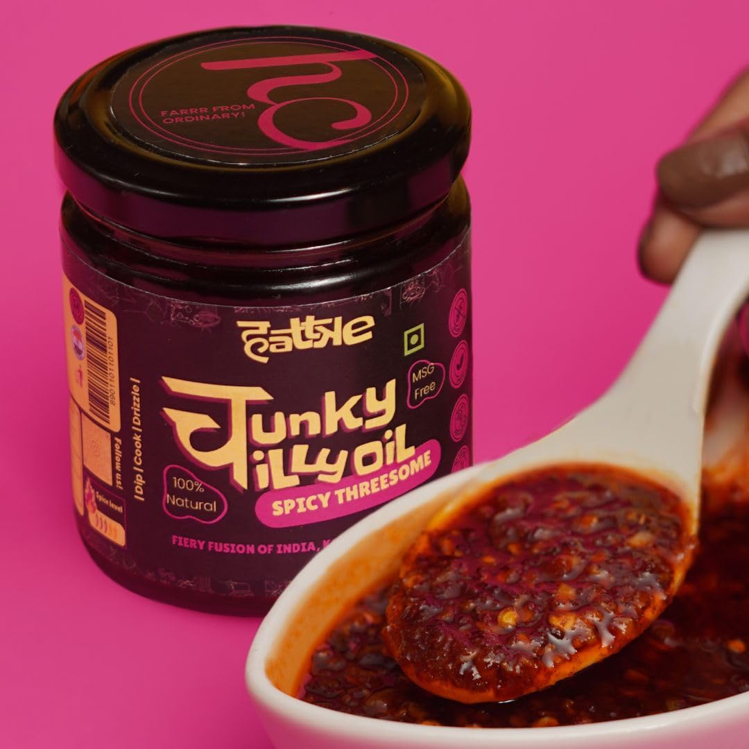 Hattke Chunky Chilli Oil Spicy Threesome 175gm | 100% Vegetarian | Natural & Fresh Ingredients | No Preservatives | Vegan | No Artificial Colours or Flavours | Chilli Paste