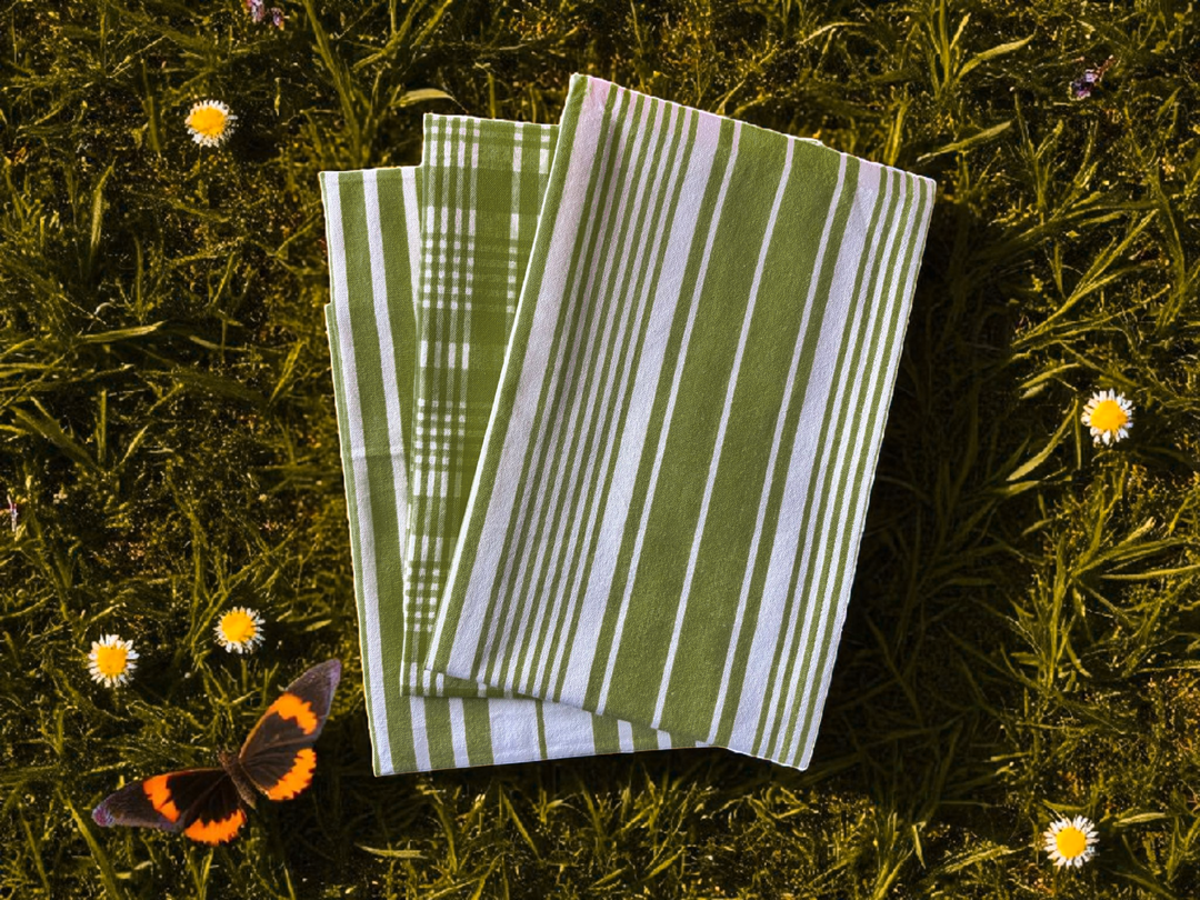 Country Village - Kitchen linen set ( Apron , Mittens , Kitchen towels)
