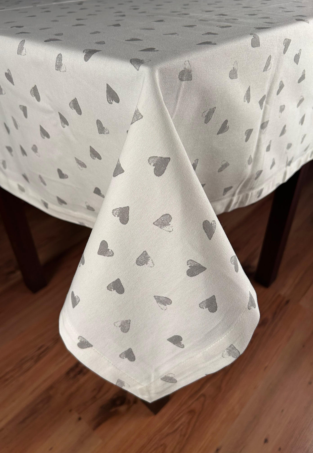 Country Village Premium White Printed Cotton Table Cloth with Heart Design