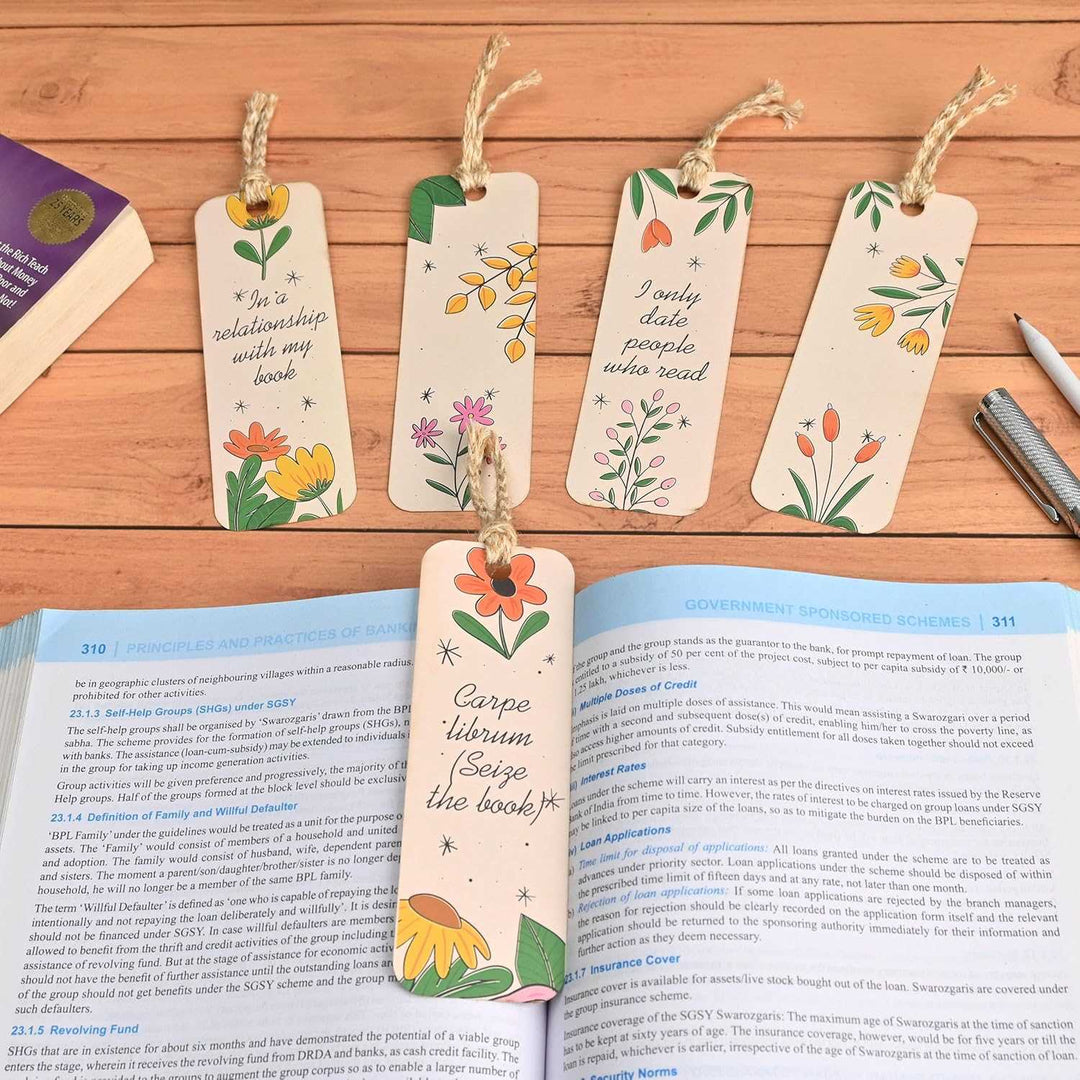 Gift Kya De Bookmarks Set of 5 | Beautiful Designs & Quotes | Hard Paper Book Marker With Handmade Tassel Dori