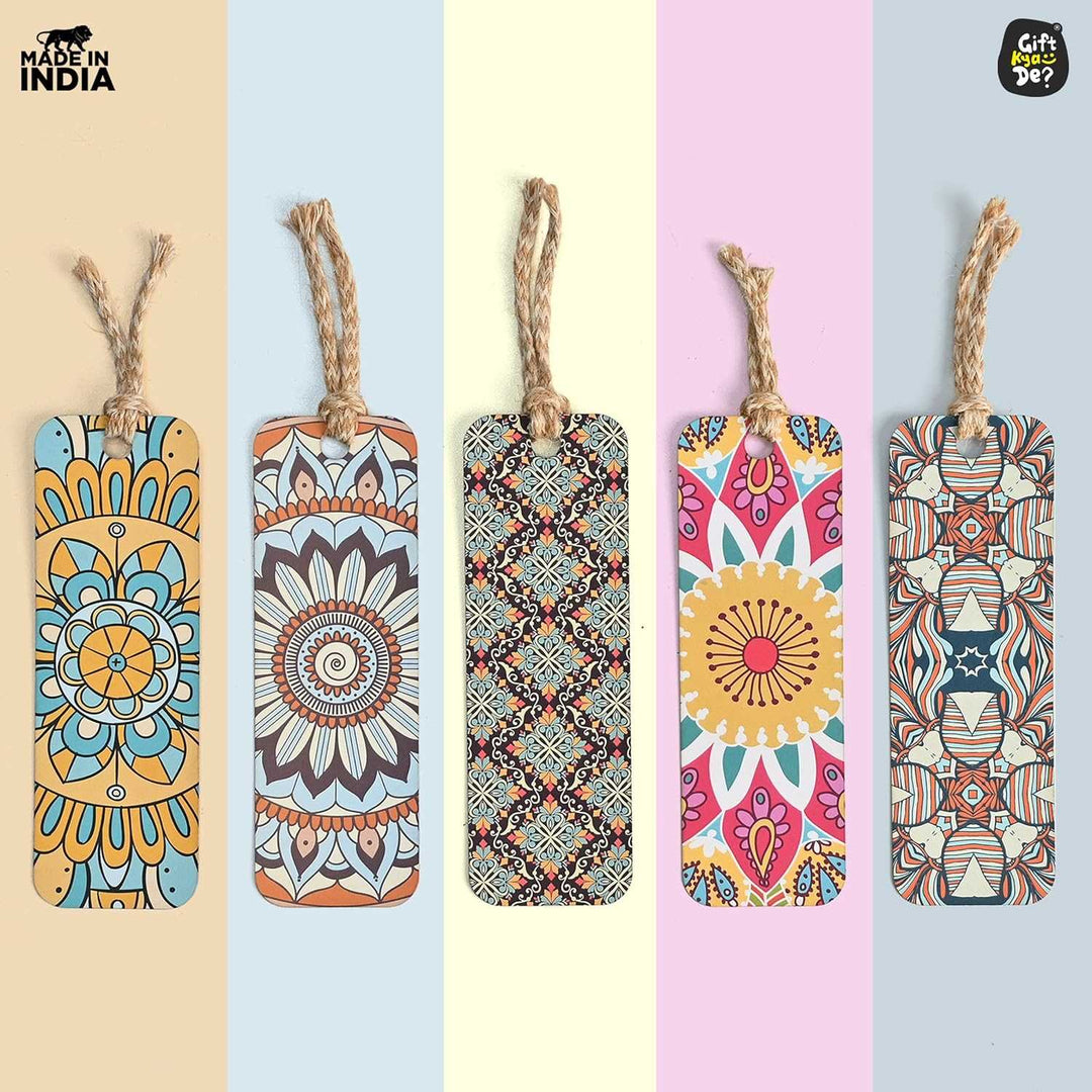 Gift Kya De Bookmarks Set of 5 | Beautiful Designs & Quotes | Hard Paper Book Marker With Handmade Tassel Dori