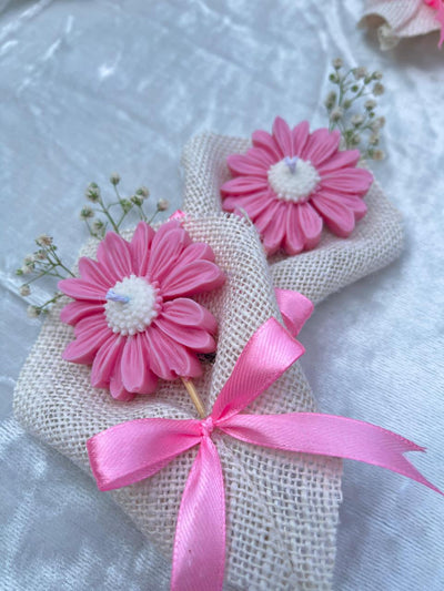 The Lushlights Pink daisy bouquet set of 4