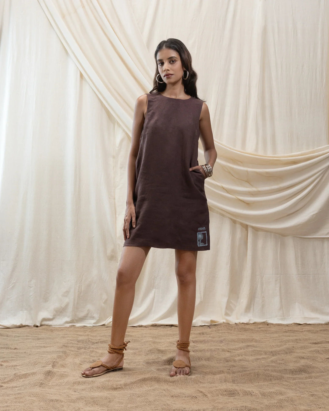 AKASHI U - neck Shift Dress