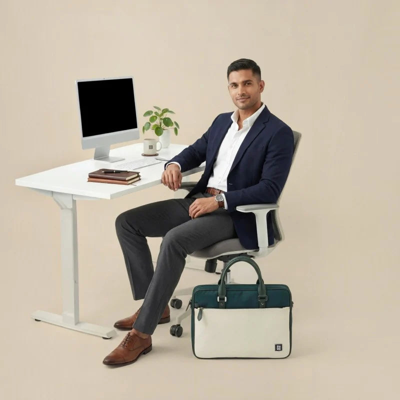 Eume Commute Messenger Bag