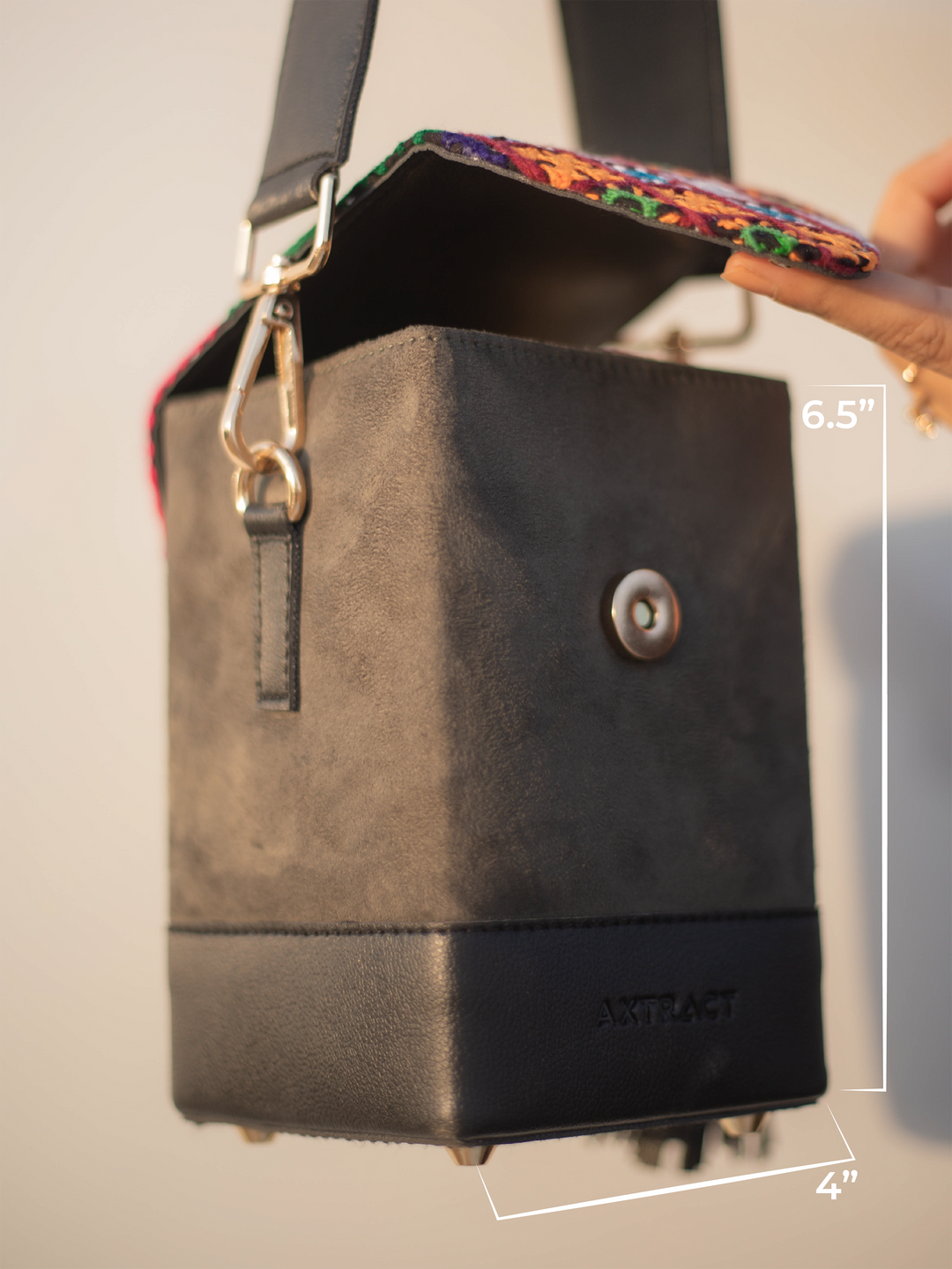 AXTRACT The Little Box - OLIVE