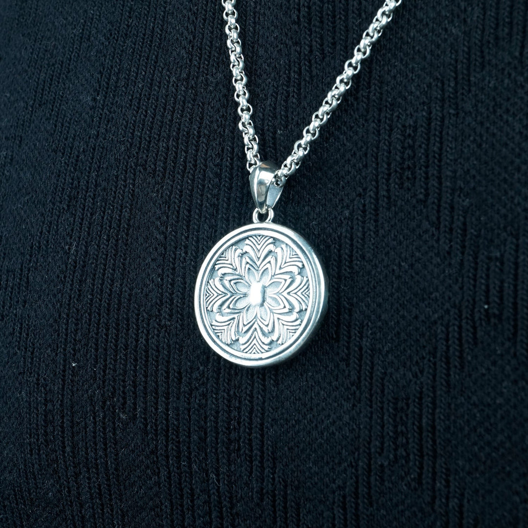 Lion Head pendant in sterling silver