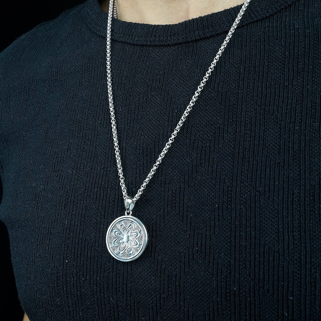 Lion Head pendant in sterling silver